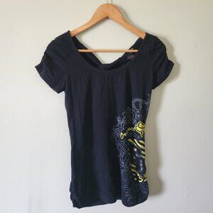 Cut out back fox shirt